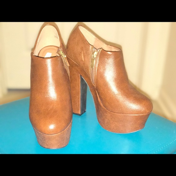 🆕 Doll house Women’s shoes boots 8.5, Sold as is. - Picture 3 of 5